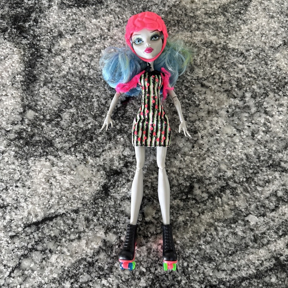 Monster High Skultimate Roller Maze Ghoulia Yelps Doll Mattel 2008